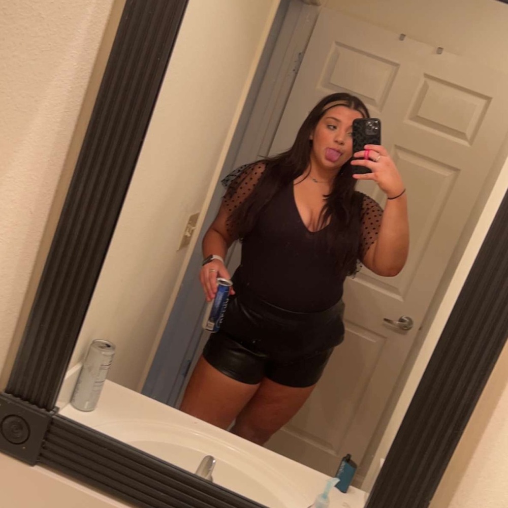 Meet your Posher, Raelynn - Picture 2 of 5